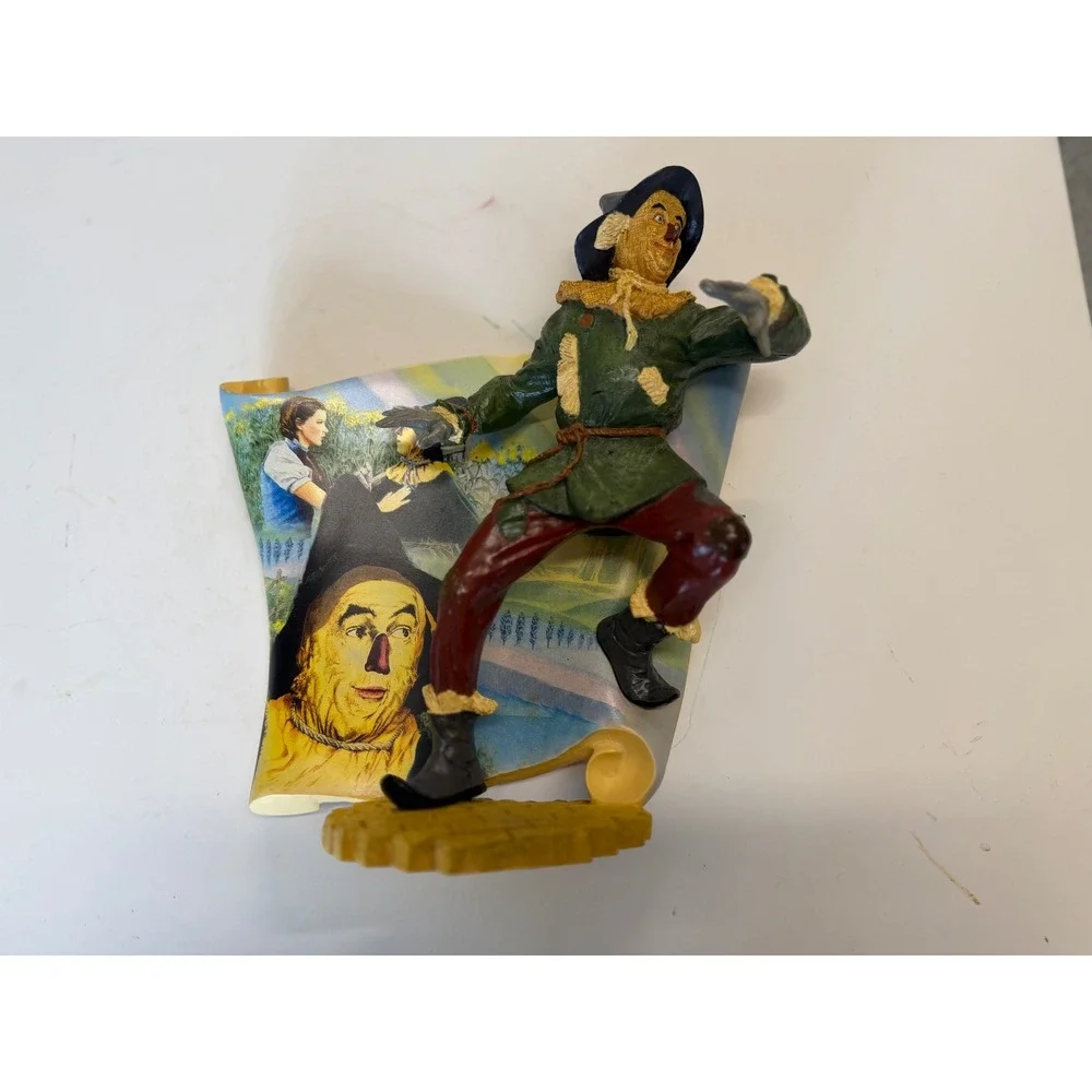 Bradford Exchange Wizard of Oz Scarecrow Figurine A Head Full of Straw 2005